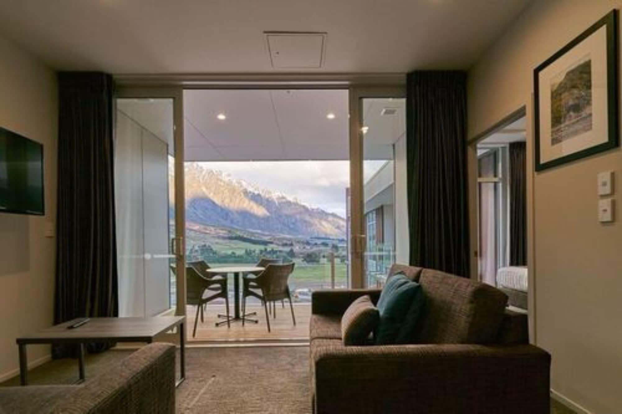 Ramada Suites By Wyndham Queenstown Remarkables Park Extérieur photo
