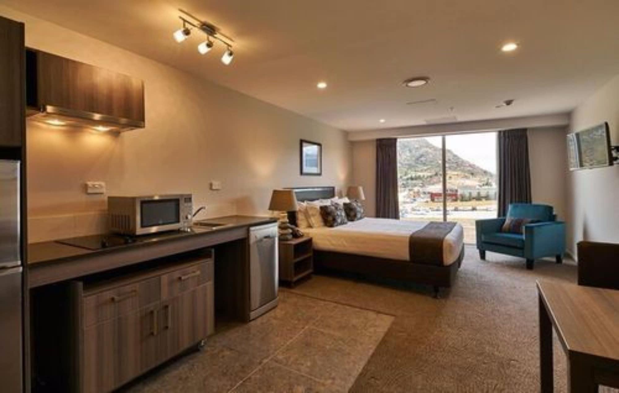 Ramada Suites By Wyndham Queenstown Remarkables Park Extérieur photo