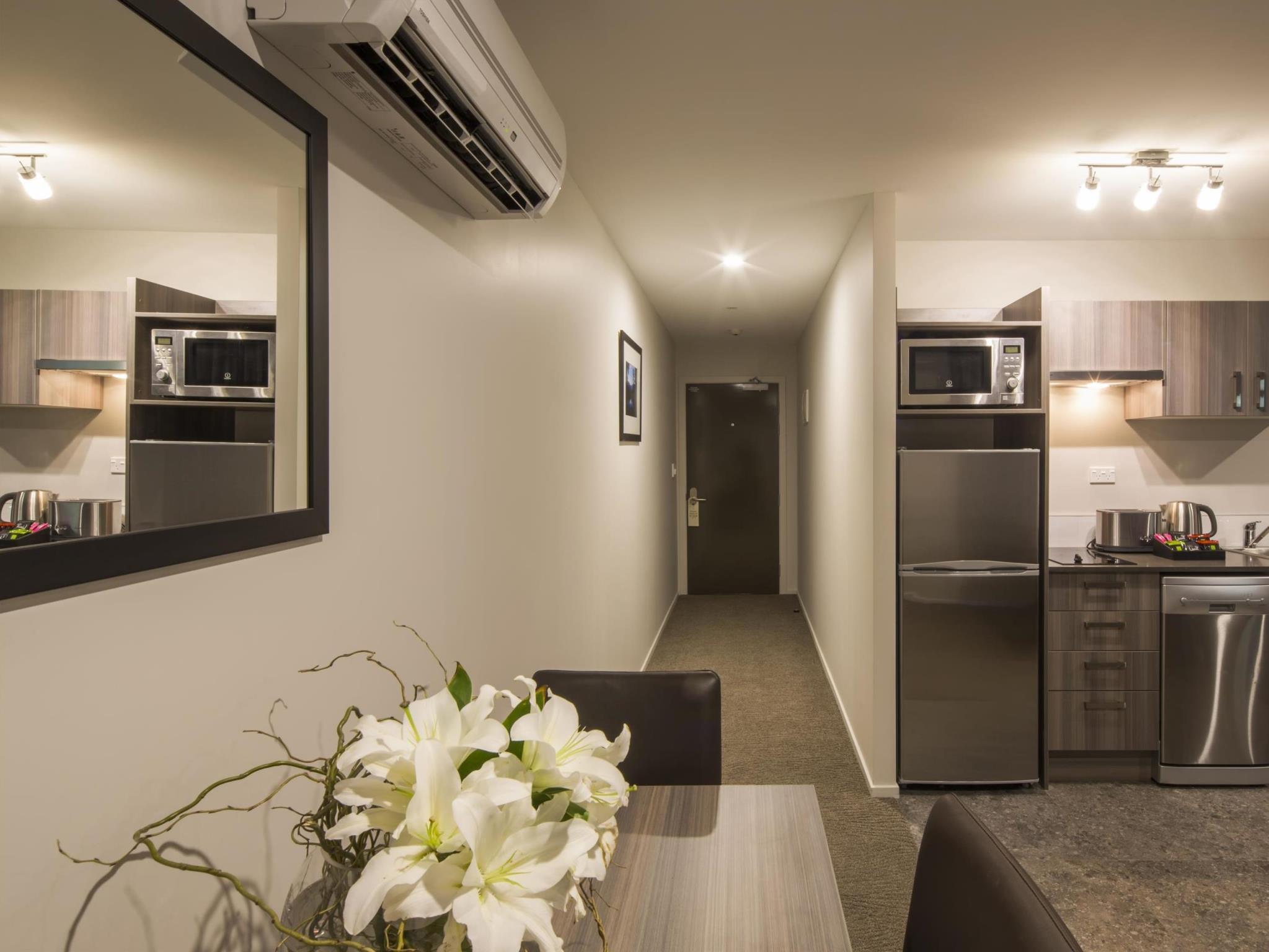 Ramada Suites By Wyndham Queenstown Remarkables Park Extérieur photo