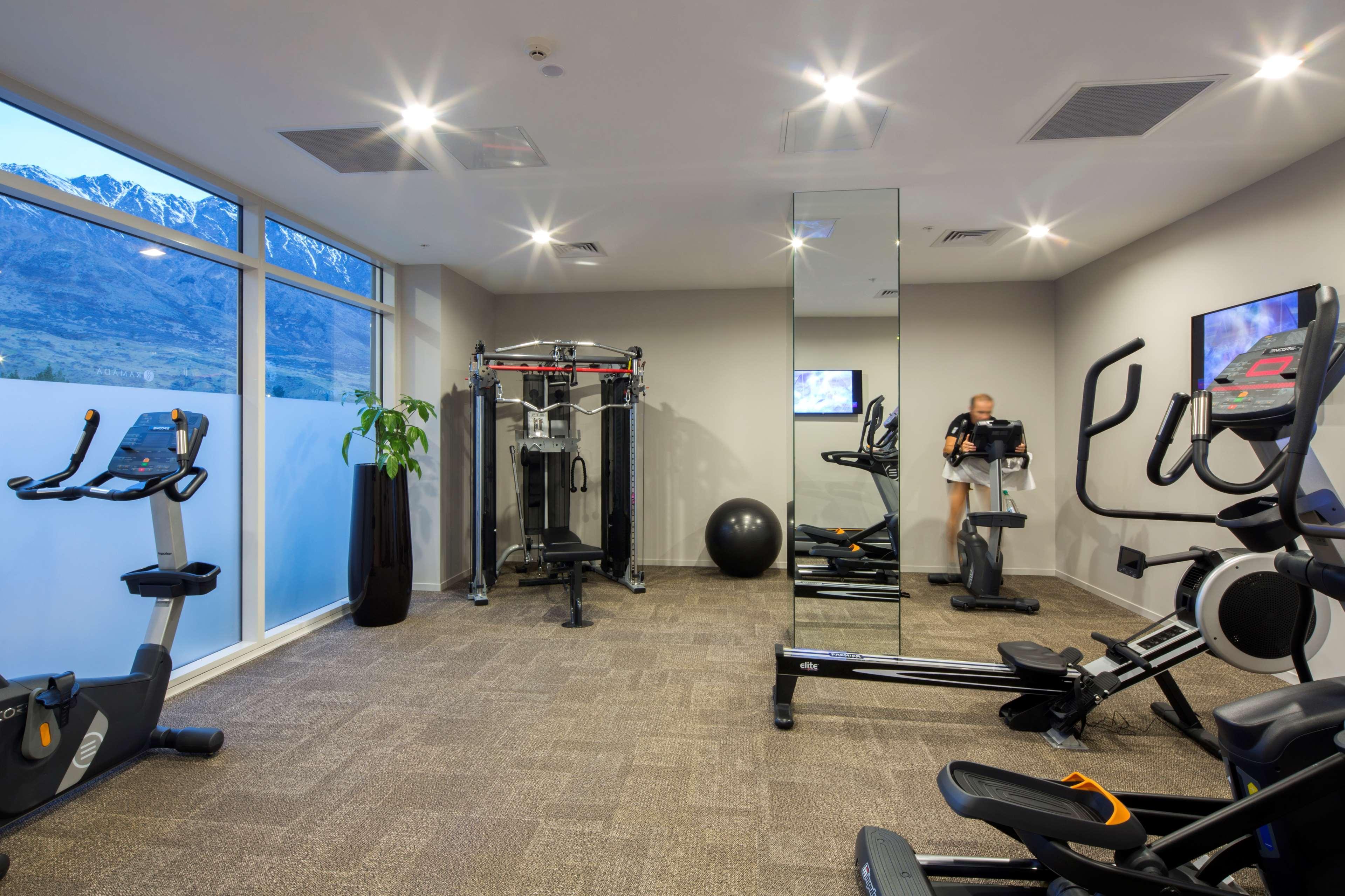 Ramada Suites By Wyndham Queenstown Remarkables Park Extérieur photo