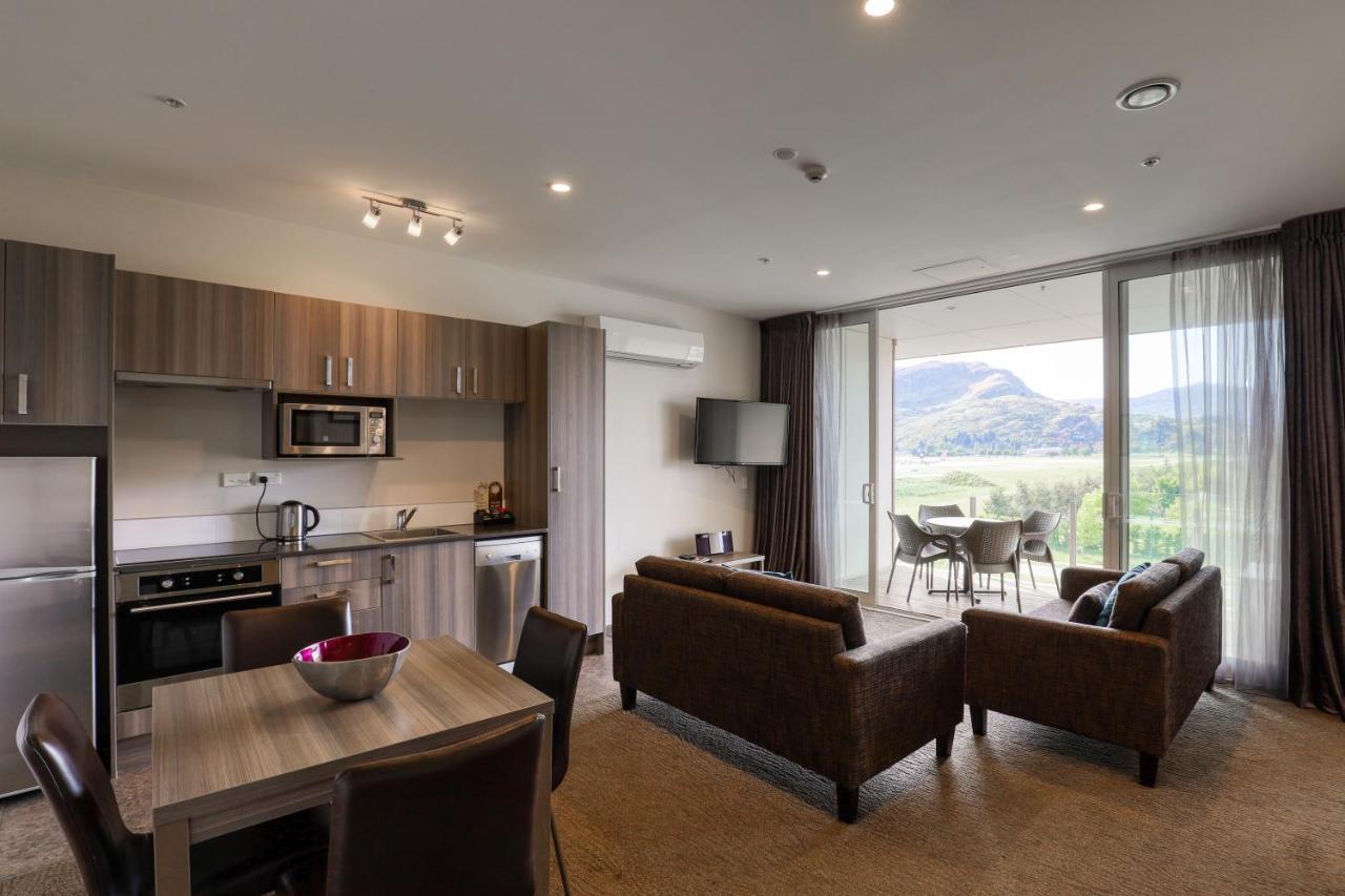 Ramada Suites By Wyndham Queenstown Remarkables Park Extérieur photo